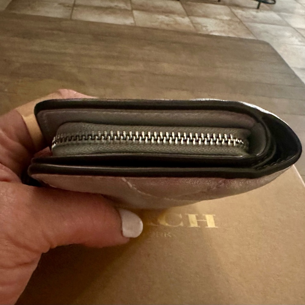 Coach Silver Wallet - Picture 6 of 9